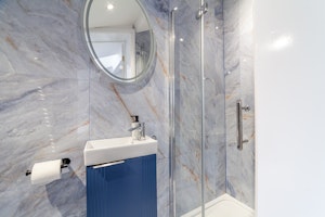 House Song image 7