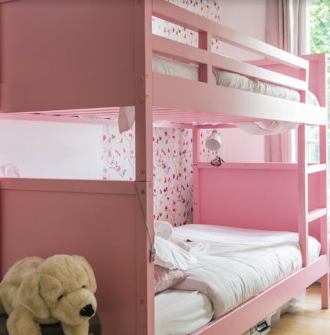 The powder pink bunkbed room