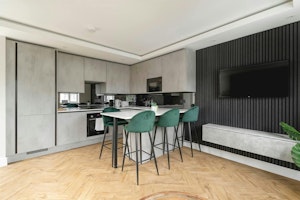 London Line image 12