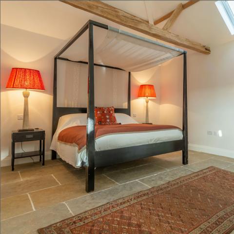 Get a good night's sleep in four-poster beds