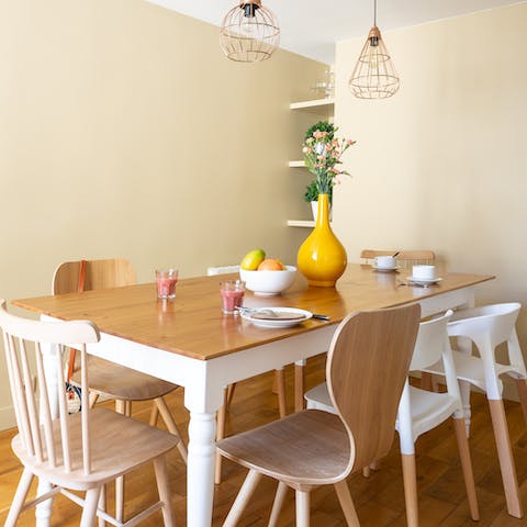 The dining table's Scandi spirit