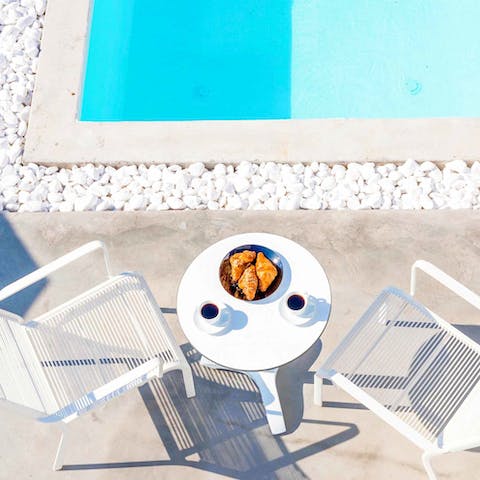 Start your morning with a poolside coffee and pastry