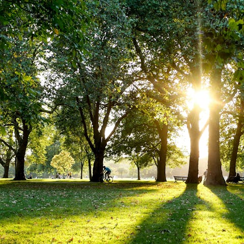 Spend a morning strolling through neighbouring Hyde Park
