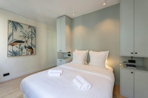 Elegant Quarters image 13