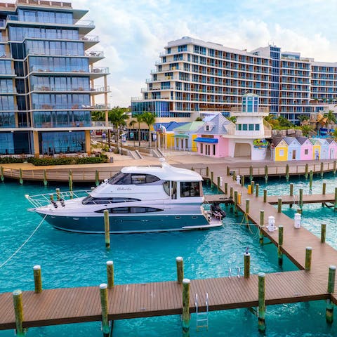 Stroll around the Marina, admiring the yacht charters as you pass by 