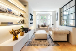 Tropical Chiswick image 1