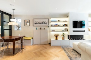 Tropical Chiswick image 14