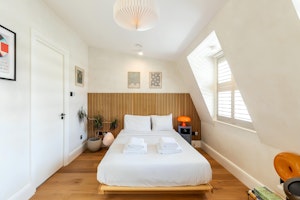 Tropical Chiswick image 13