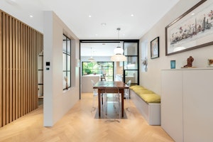 Tropical Chiswick image 9