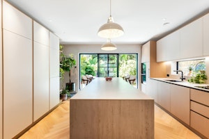 Tropical Chiswick image 2
