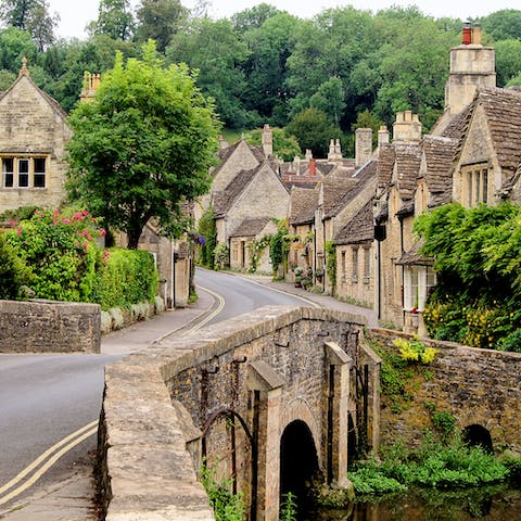 Explore the idyllic towns of the Cotswolds, with several a short drive away