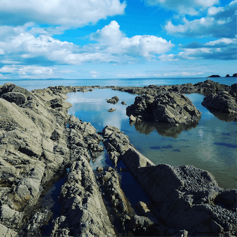 Stroll to the sea in Saundersfoot and breathe in the coastal air