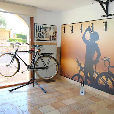 Follow the routes of professional cyclists in the area and retune in the bike garage