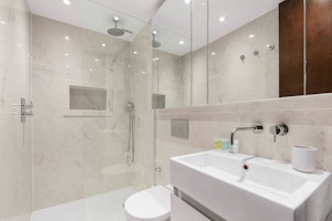 One Fine Residence image 8