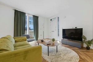 Olympic Park Living image 5