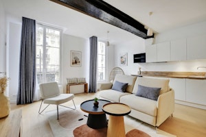 A Parisian Spirit image 11