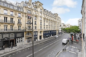 A Parisian Spirit image 4