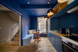 Midnight in Mayfair image 4