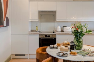 Redland Chic image 9
