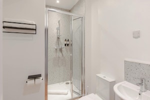 Redland Chic image 6
