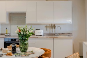 Redland Chic image 5