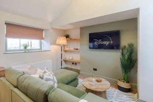 Redland Chic image 2