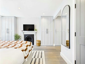 Carnaby Dreams image 9