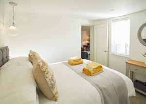 Gull & Gander image 12