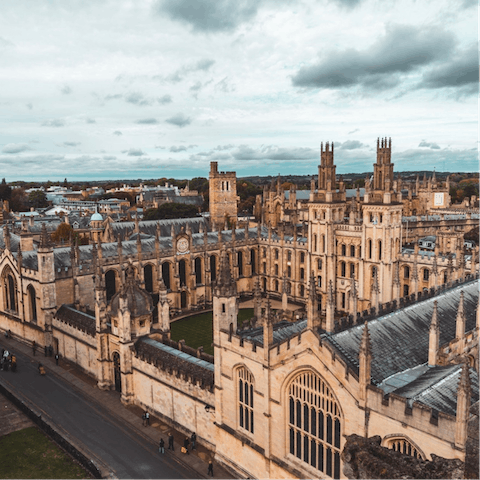 Stay in the heart of Oxford, only a few minutes away from the gothic colleges and historic sites in town
