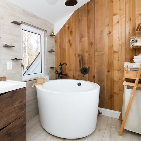 Unwind in the bath tub after discovering the local walking trails 