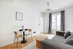 Vincennes Modern image 8