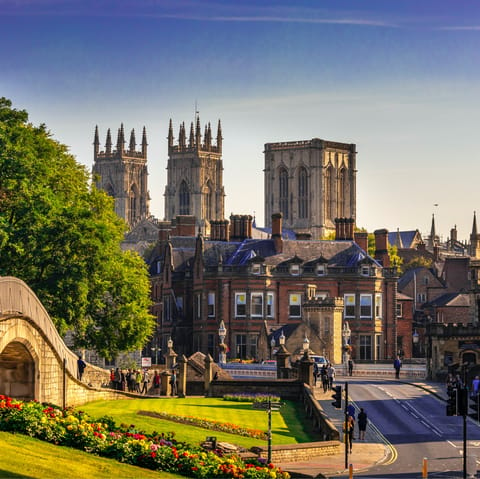 Stay amidst the beautiful Yorkshire countryside – all while being just a fifteen-minute drive from York's city centre 