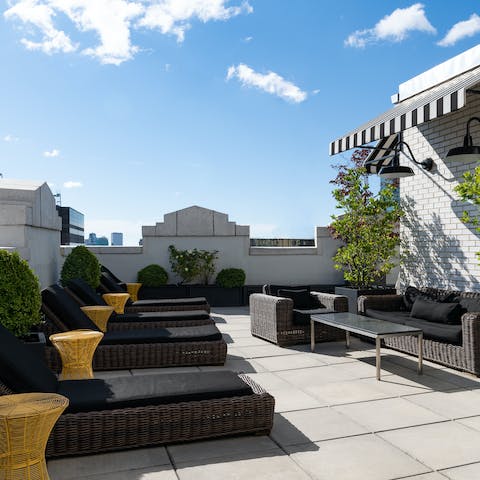Greet the Big Apple from your rooftop deck – ideal for sunning yourself