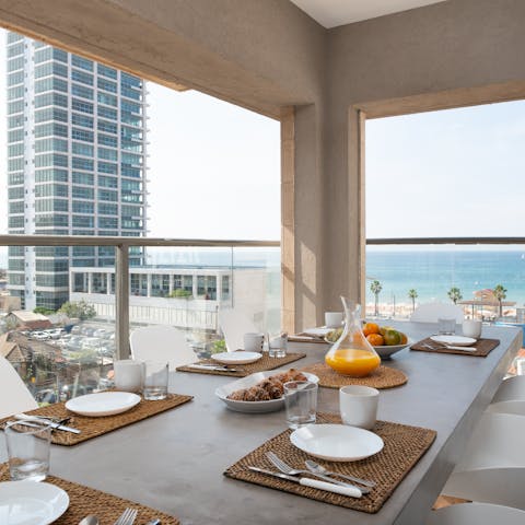 Discover your breakfast tastes better with ocean views in the backdrop