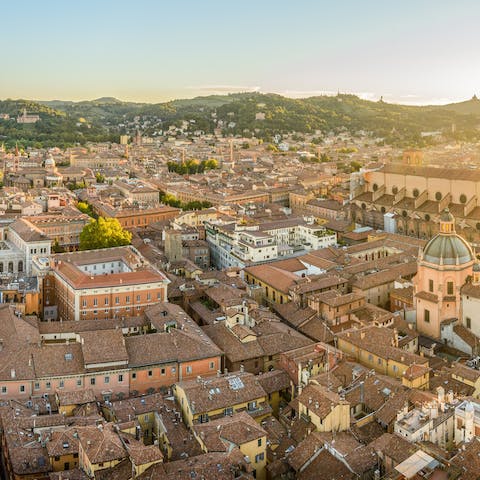 Stay at the heart of the beautiful city of Bologna, with Piazza Maggiore one minute's walk away 