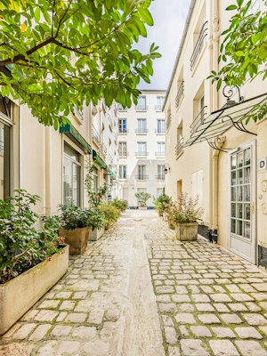Courtyard Charmer image 7