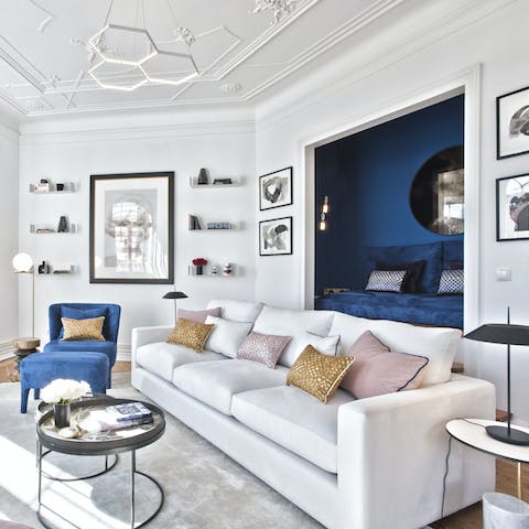 Unwind in the chic and attractive apartment in between sightseeing