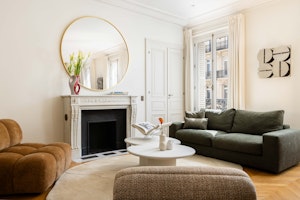 Elegant Avenue Living image 13