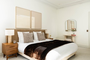 Elegant Avenue Living image 9