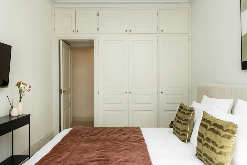 Elegant Avenue Living additional image
