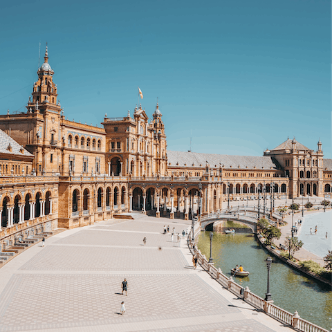 Stay in Seville's Calle Albareda district 