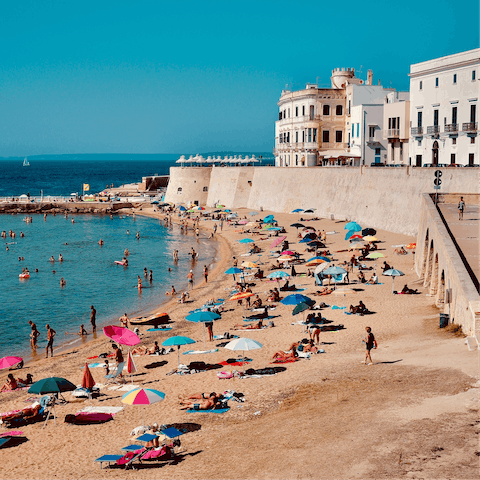 Visit the glorious beaches of this stretch of coast between Gallipoli and Porto Cesareo