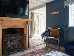A Charming Cottage image 11