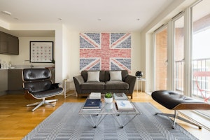 The Call of London image 14