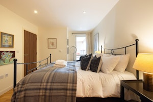 The Call of London image 11