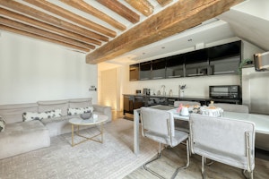 Modern Chic image 14