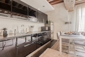 Modern Chic image 7