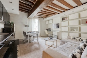 Modern Chic image 6