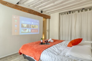 Modern Chic image 3