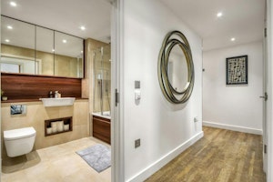 Elm & Ivory image 2